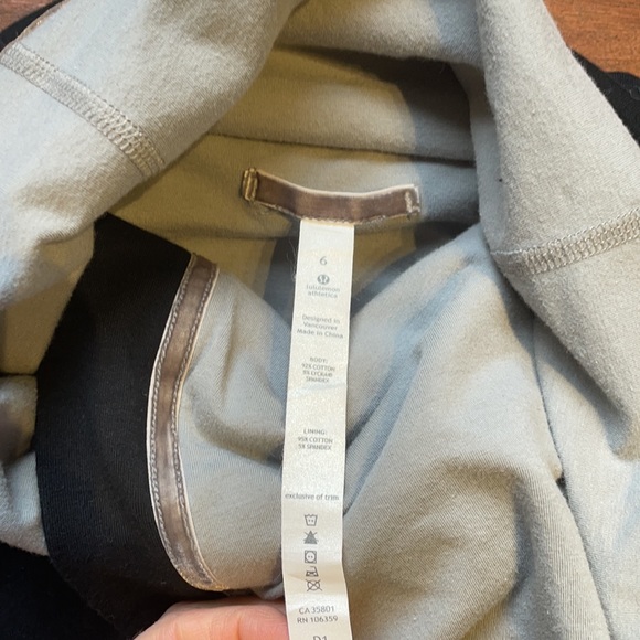 Lululemon Savasana Wrap - Picture 2 of 5